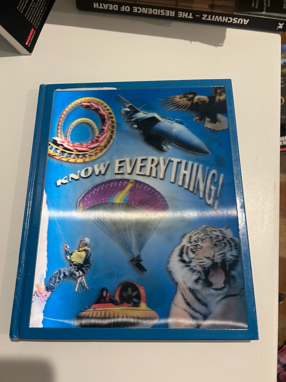 Know Everything! Illustrated Coffee Table Book - Blue